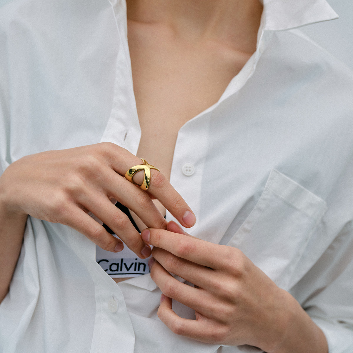 18 Karat vergoldeter Crisscross-Ring