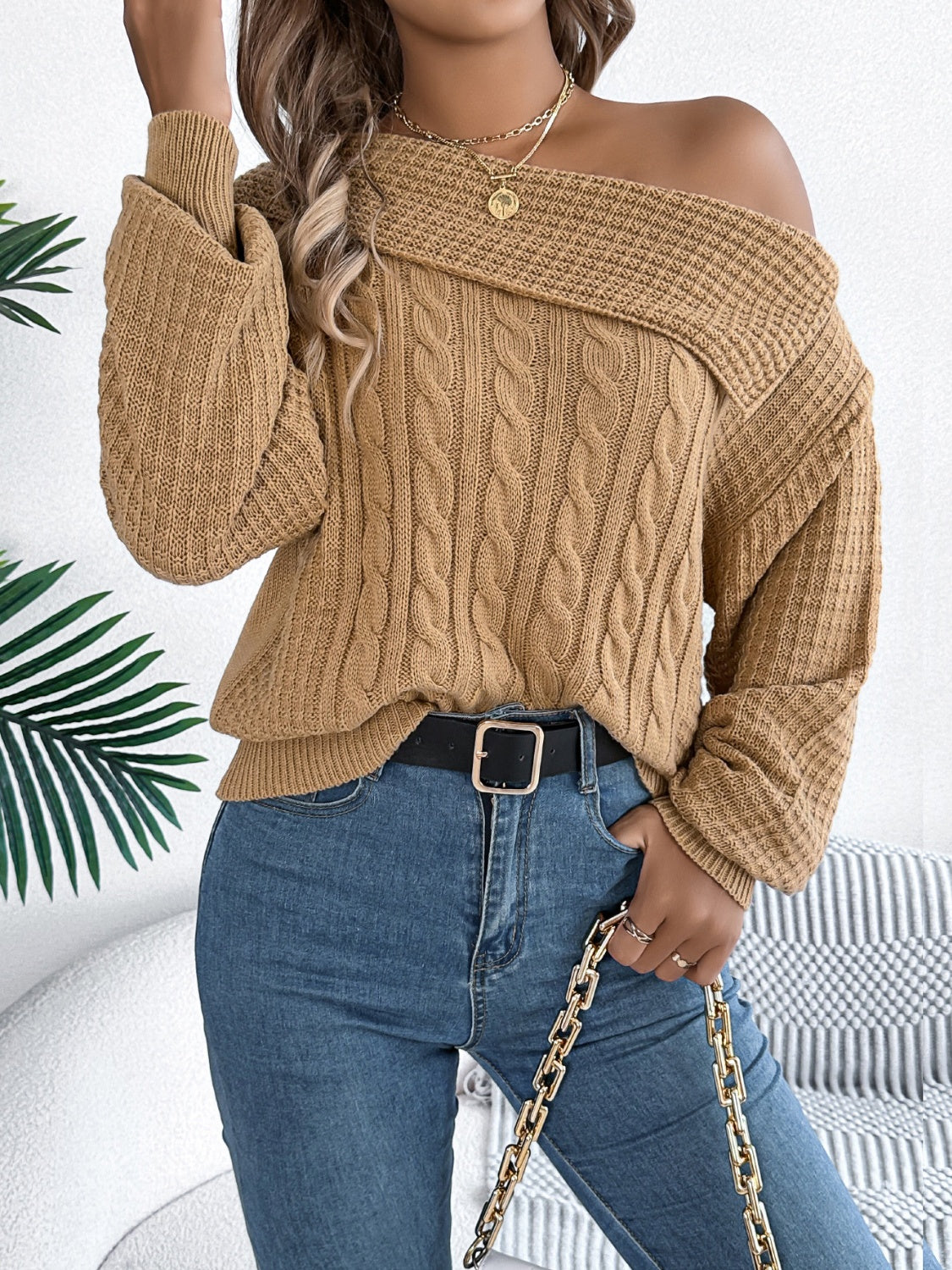 Zopfmusterpullover mit One-Shoulder-Träger und langen Ärmeln