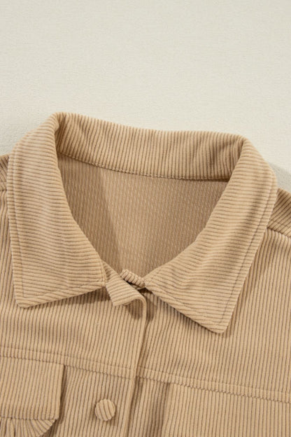 Langärmlige Hemdbluse mit Rüschen und Knöpfen