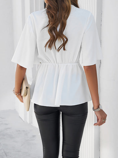 Bluse mit halblangen Ärmeln und Bindegürtel