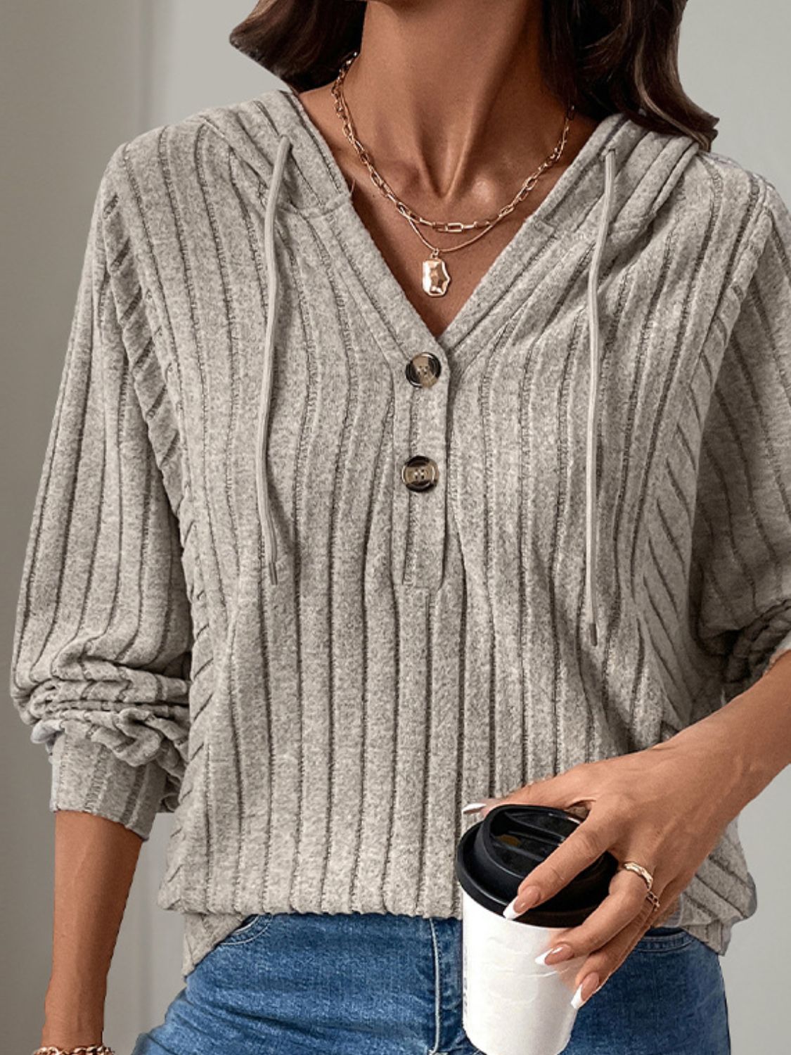 Perfee – Langärmliger Kapuzenpullover mit Kordelzug