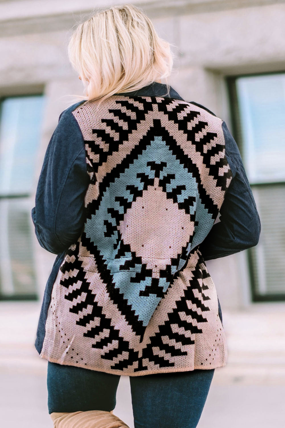 Chaqueta geométrica de manga larga con cordón y botones de talla grande