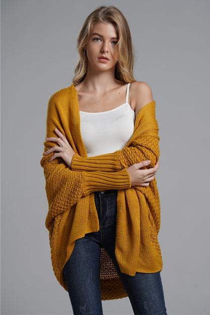 Strickjacke mit offenen Fledermausärmeln vorne