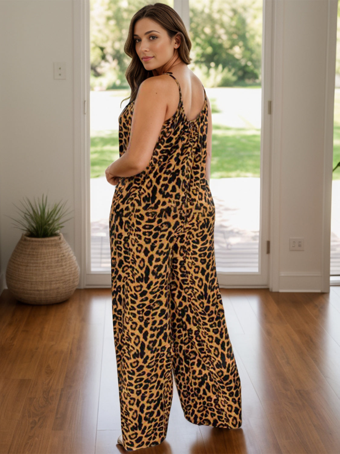 Jumpsuit mit weitem Bein und Leopardenmuster in voller Größe