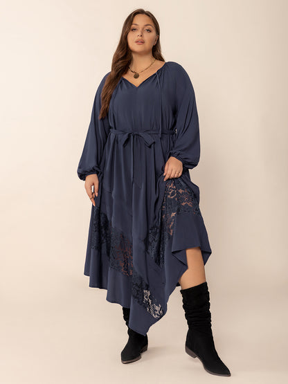 Plus Size Langärmliges Midikleid mit Spitzendetail und Bindeband am Hals