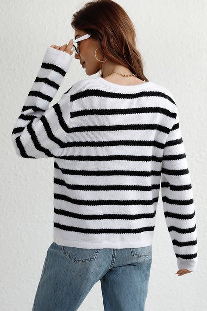 Gestreifte Strickjacke mit langen Ärmeln und Knopfleiste
