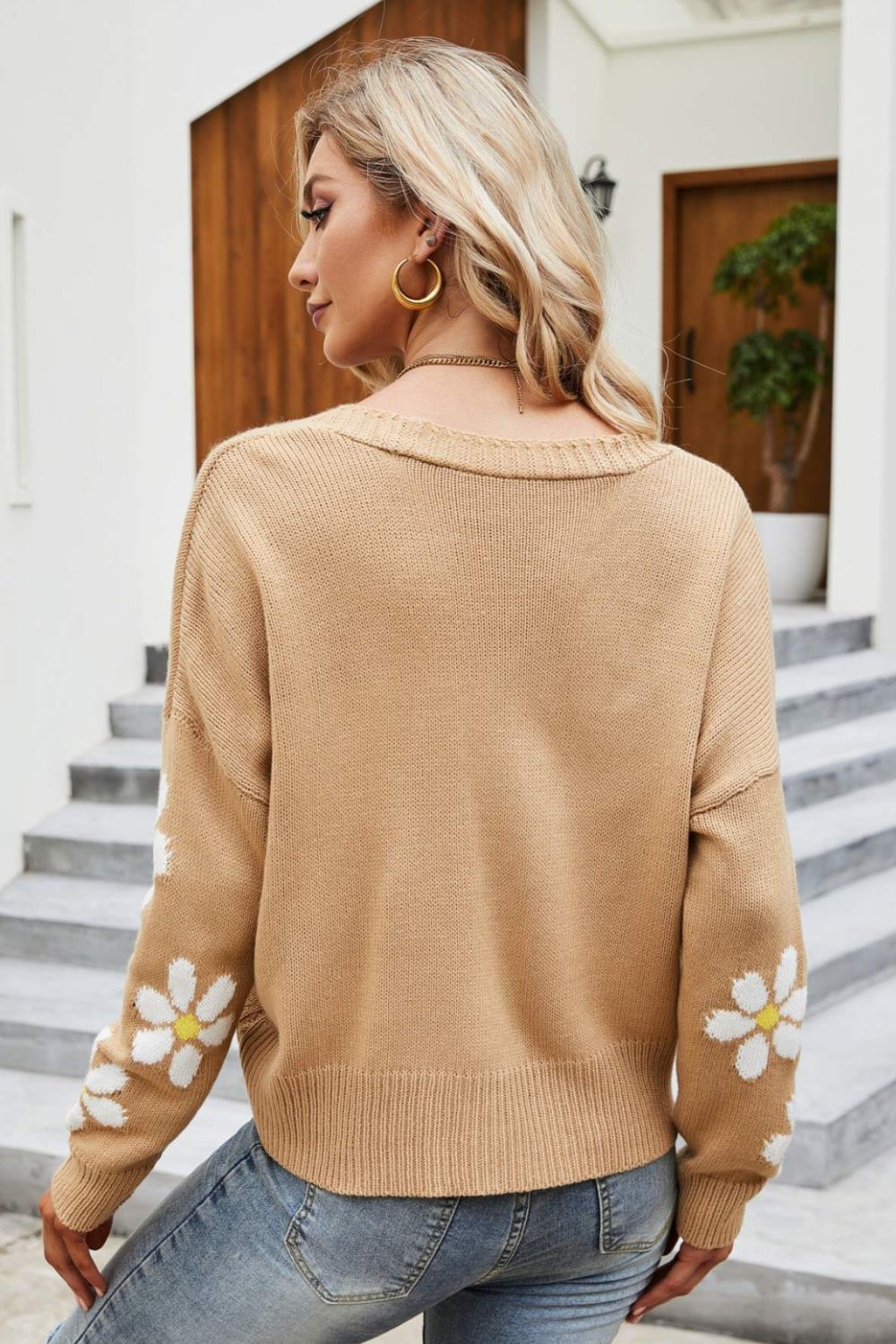 Cardigan mit geripptem Blumenbesatz und überschnittener Schulter