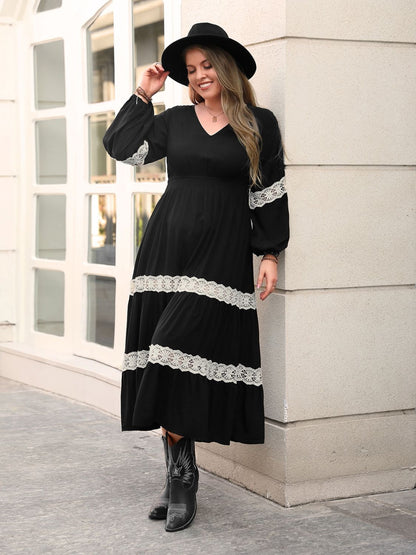 Plus Size Midikleid mit Spitzendetail und V-Ausschnitt und langen Ärmeln