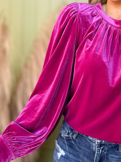 Gerüschte Bluse mit Rundhalsausschnitt und langen Ärmeln