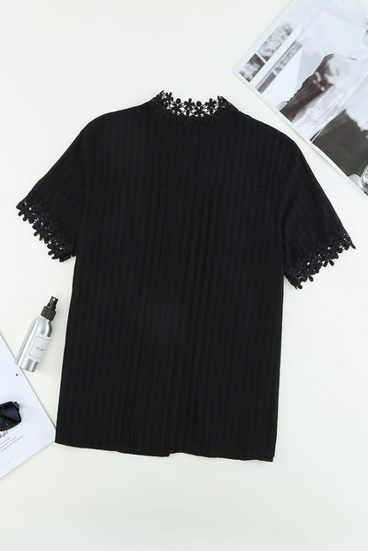 Kurzärmliges Hemd mit Spitzendetail und Knopfleiste