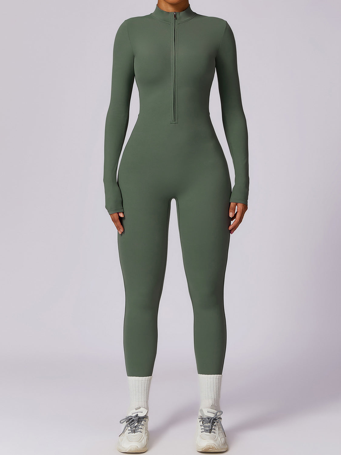 Jumpsuit mit Stehkragen und langen Ärmeln und Reißverschluss