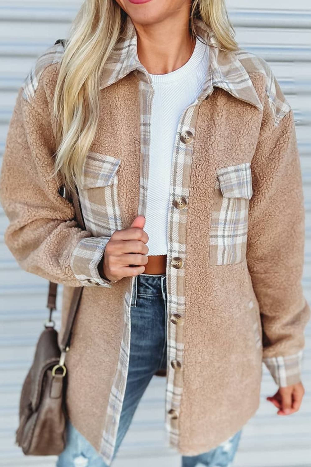 Sherpa-Jacke mit Taschen und kariertem Kragen