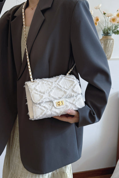 Umhängetasche aus Denim mit ungesäumtem Saum