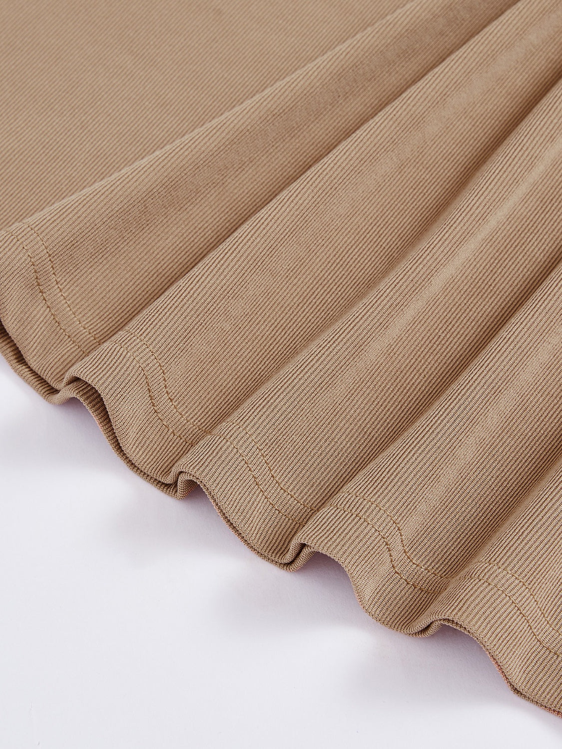 Set aus langärmligem Oberteil und Rock mit Rundhalsausschnitt