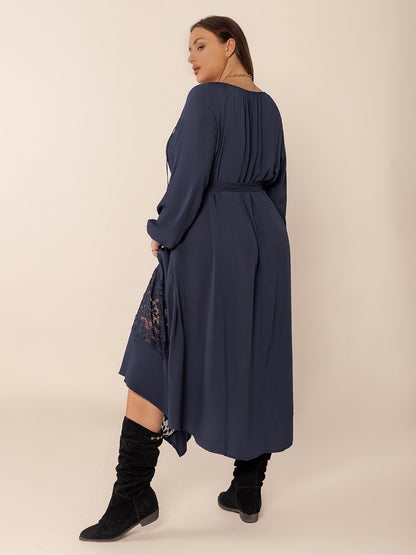 Plus Size Langärmliges Midikleid mit Spitzendetail und Bindeband am Hals