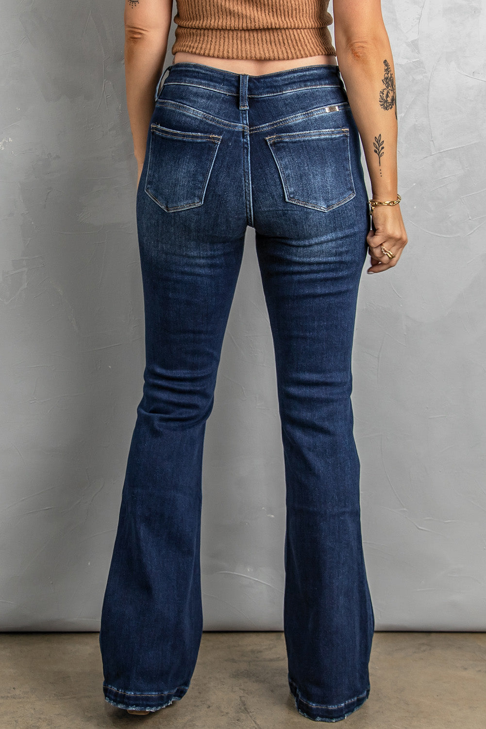 Distressed-Bootcut-Jeans mit Knopfleiste