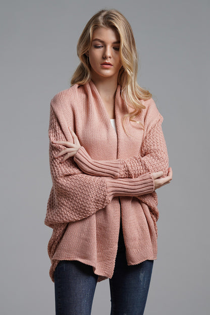 Strickjacke mit offenen Fledermausärmeln vorne