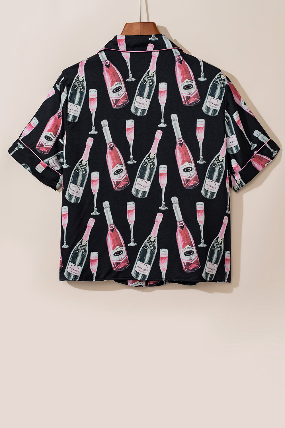 Set aus kurzärmligem Oberteil und Shorts mit Champagner-Print