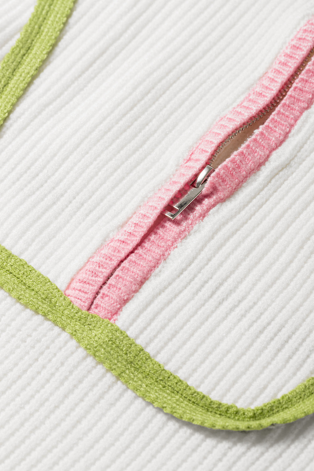 Pullover mit kontrastierendem Halbreißverschluss und überschnittenen Schultern