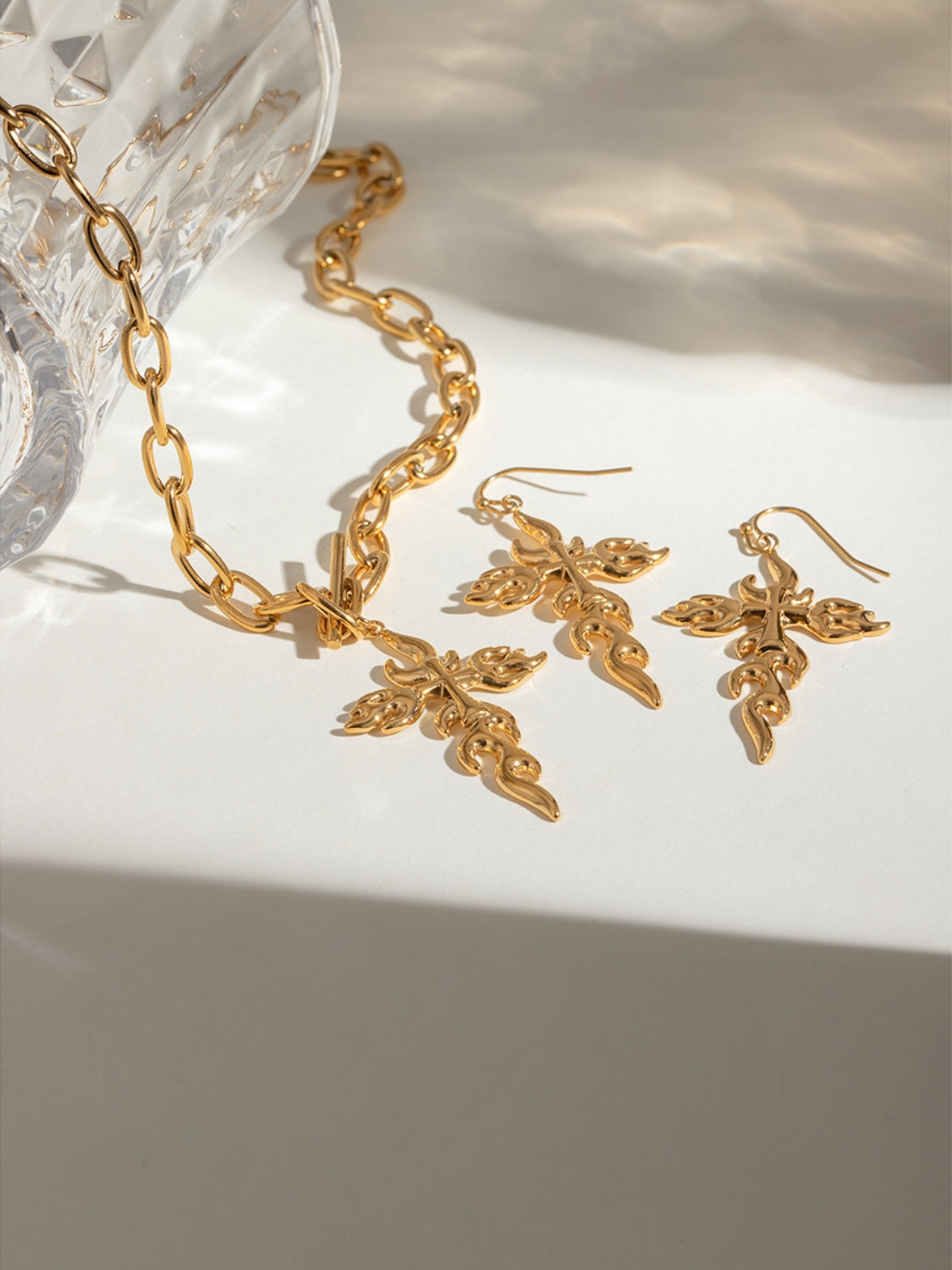 Kreuzkette aus 18 Karat vergoldetem Edelstahl