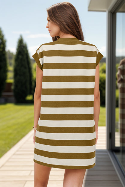 Gestreiftes Minikleid mit Rundhalsausschnitt und Flügelärmeln