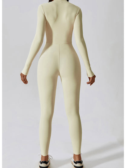 Jumpsuit mit Stehkragen und langen Ärmeln und Reißverschluss