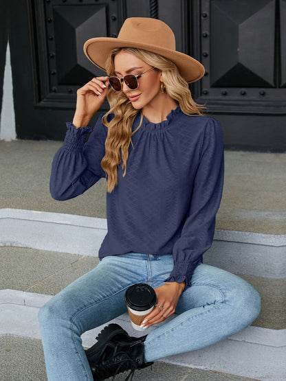 Bluse mit Stehkragen, Rüschen und Laternenärmeln