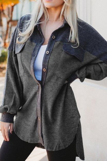Jacke aus Waffelstrick mit Knöpfen und überschnittenen Schultern