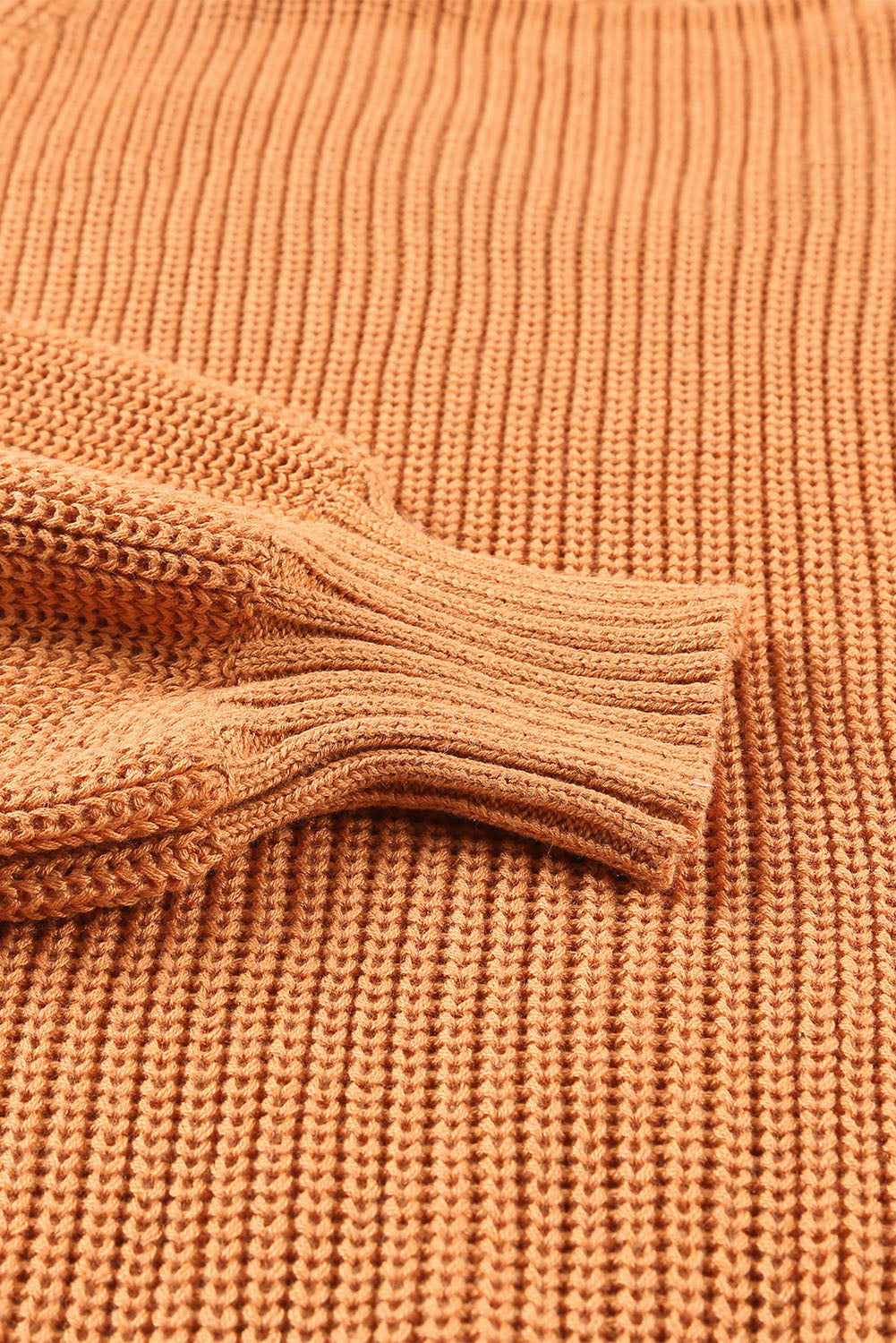 Langärmliger Pullover mit Cut-Outs auf der Rückseite und kalten Schultern