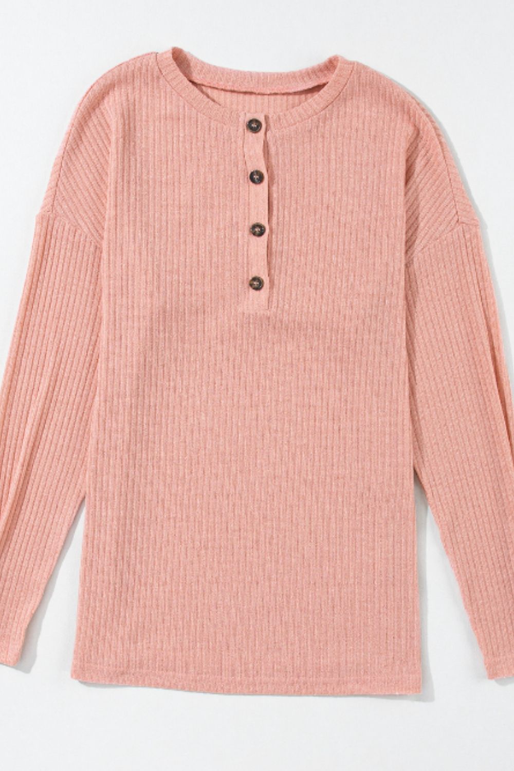 Strickoberteil mit Viertelknopfleiste, Rundhalsausschnitt und überschnittener Schulter