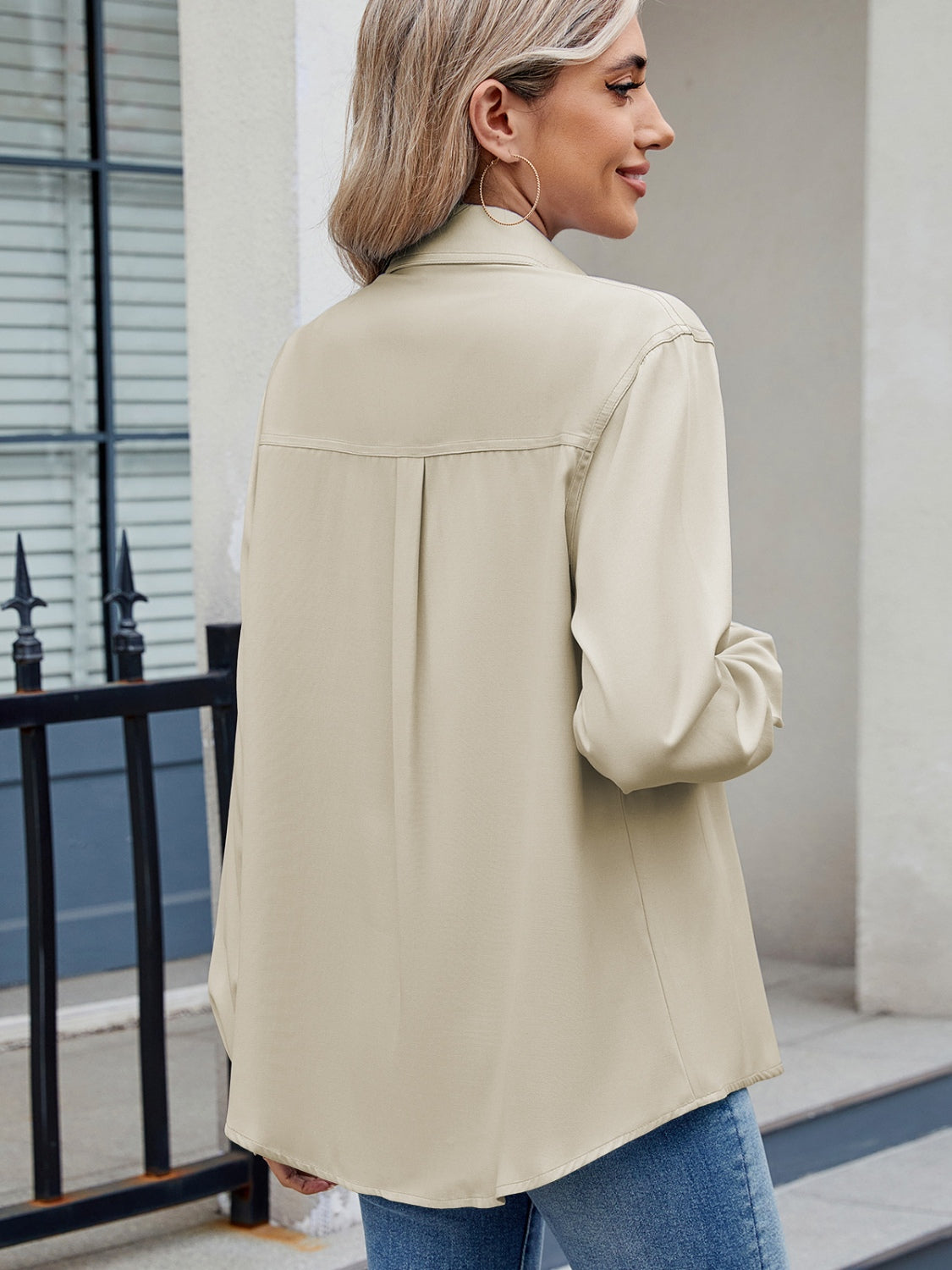 Einfarbiges Langarmhemd mit Kragen