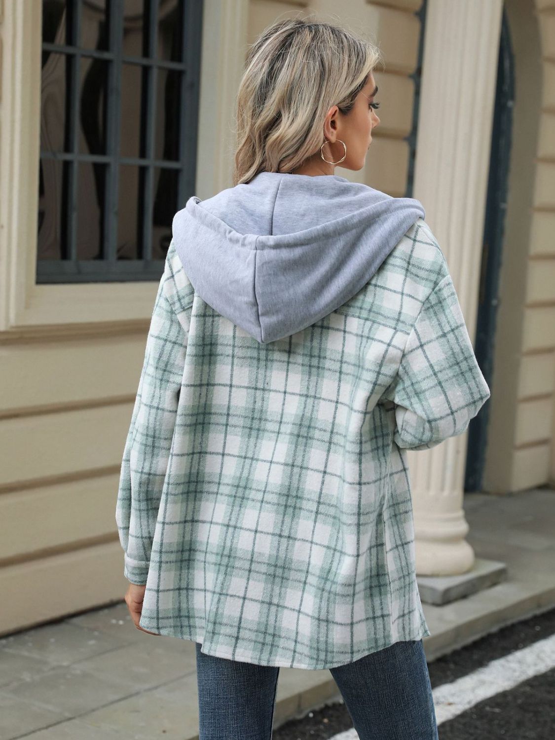 Karierte Kapuzenjacke mit Kordelzug und Knopfleiste