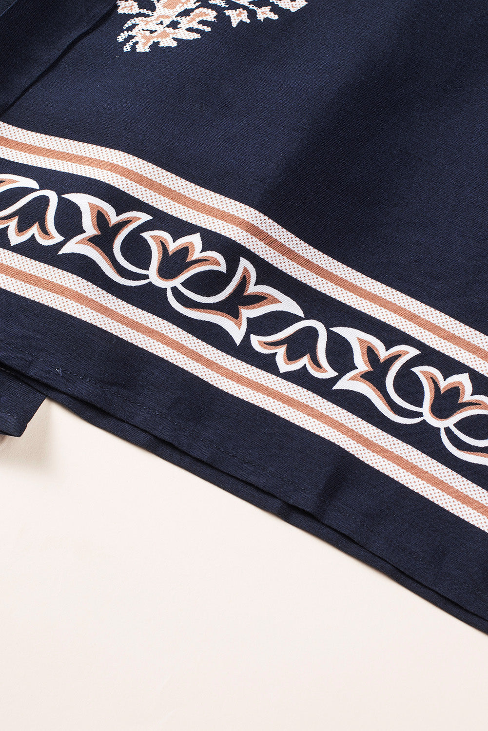 Bedruckter ärmelloser Jumpsuit mit V-Ausschnitt