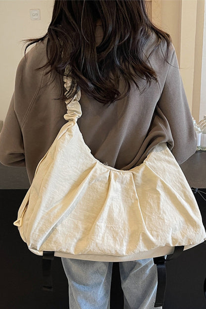 Umhängetasche mit Kordelzug und Rüschen