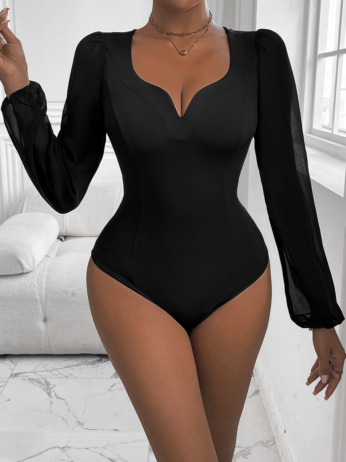 Perfee Bodysuit mit Herzausschnitt und langen Ärmeln