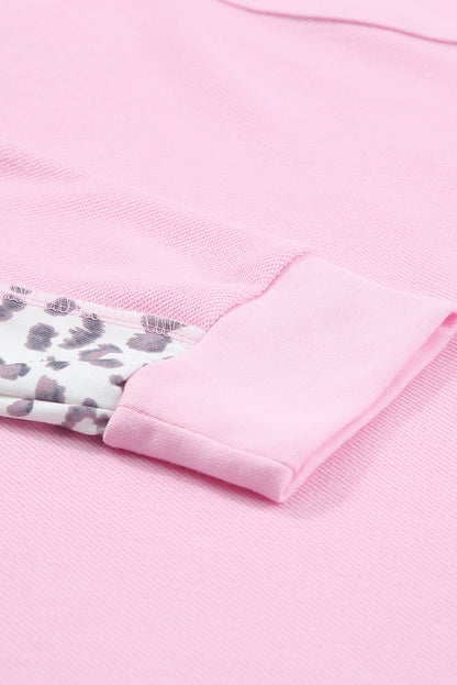 Sweatshirt mit überschnittenen Schultern und Lip-Leopardenmuster in Übergröße