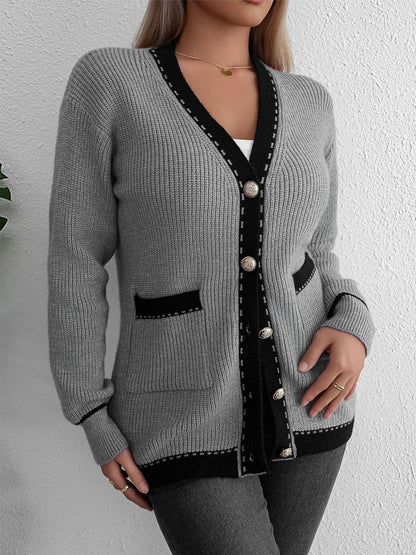 Langärmlige Strickjacke mit Kontrastbesatz und Knopfleiste