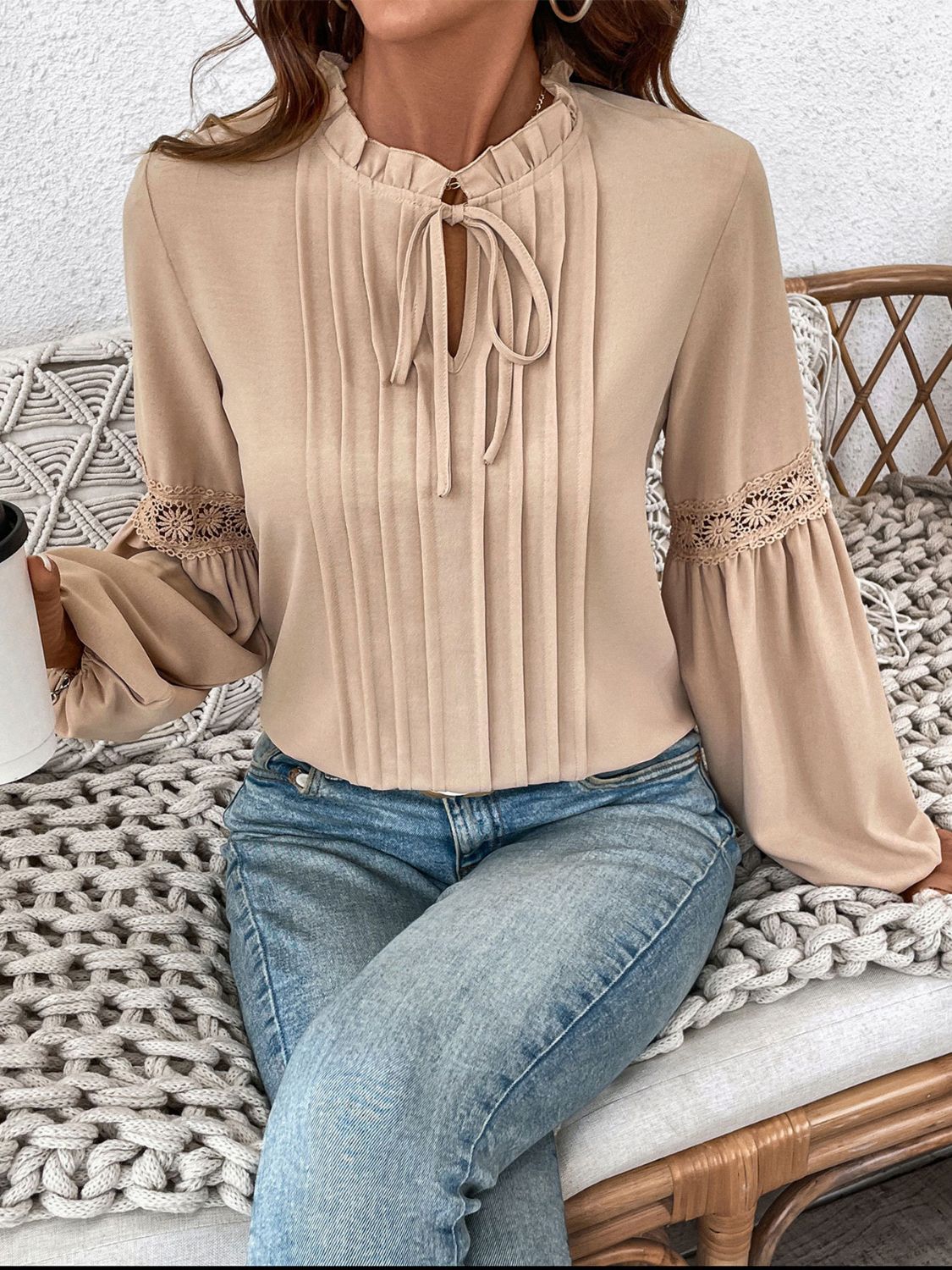 Perfee – Langärmlige Bluse mit Rüschen und Bindeband am Hals