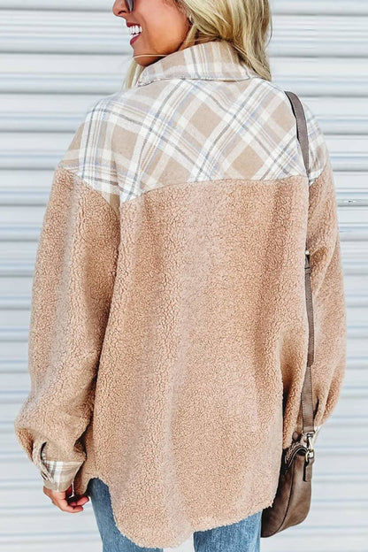 Sherpa-Jacke mit Taschen und kariertem Kragen