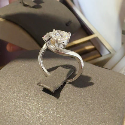 1,3 Karat Moissanit 925 Sterling Silber Ring mit unregelmäßiger Form