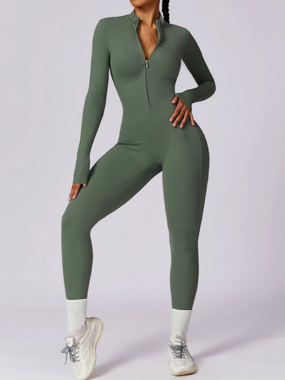 Jumpsuit mit Stehkragen und langen Ärmeln und Reißverschluss