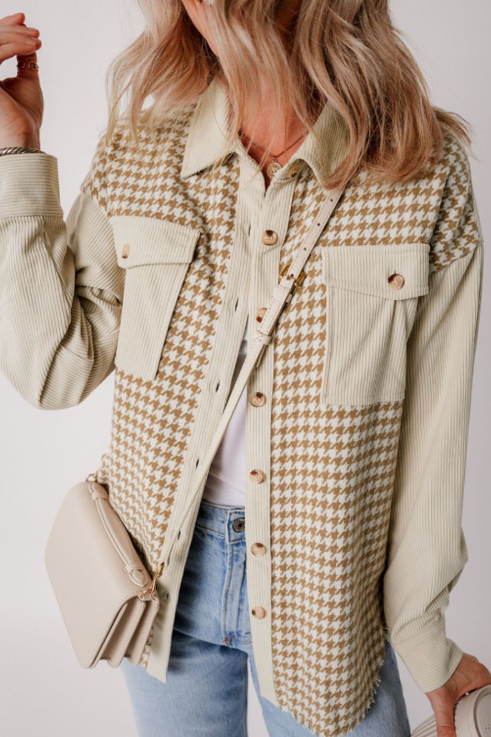 Langärmlige Jacke mit Hahnentrittmuster und Knöpfen