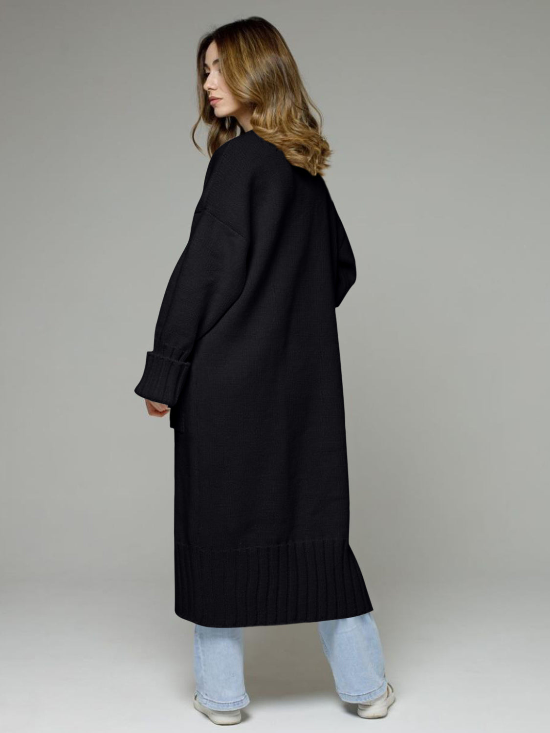 Cardigan mit offener Vorderseite und überschnittenen Schultern und Taschen