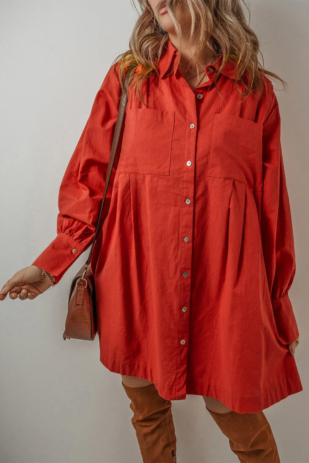 Hemdkleid mit Taschen und Knopfleiste und langen Ärmeln