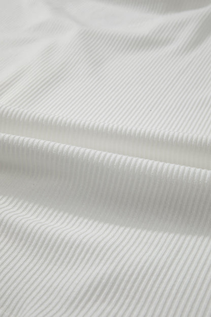 Geripptes Oberteil mit Spitzendetail und langen Ärmeln