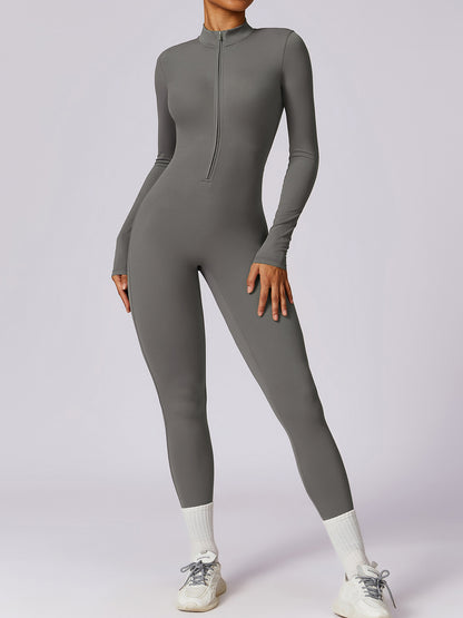 Jumpsuit mit Stehkragen und langen Ärmeln und Reißverschluss