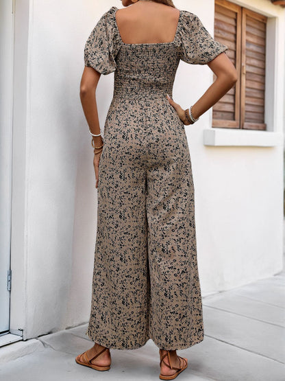 Perfee Jumpsuit mit gesmoktem Print und quadratischem Ausschnitt und Puffärmeln
