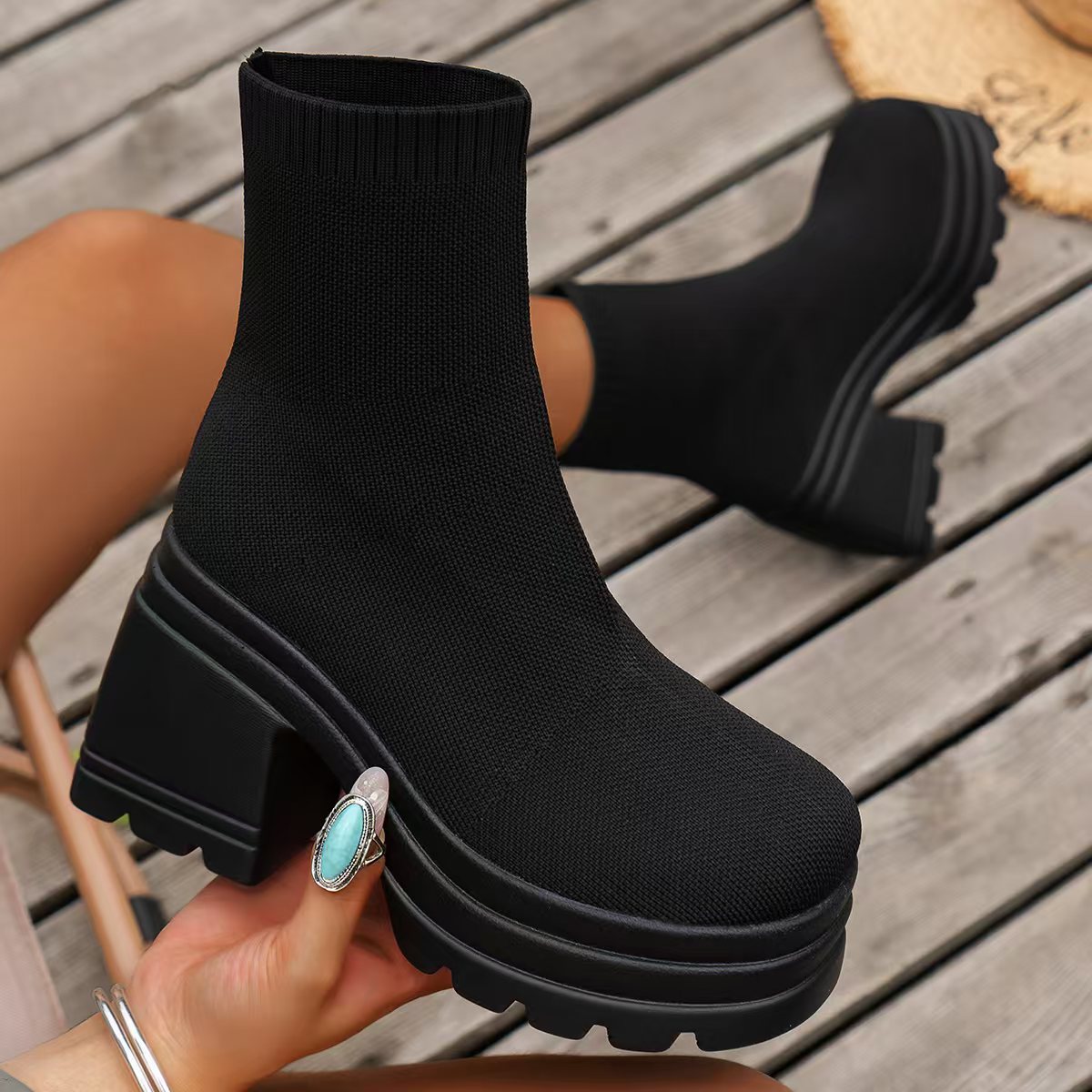 Stiefel mit runder Zehenpartie und Blockabsatz