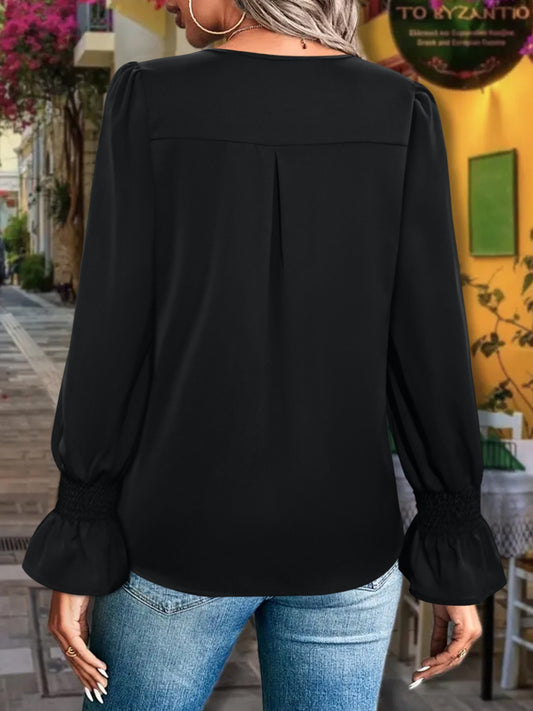 Bluse mit V-Ausschnitt und Volantärmeln