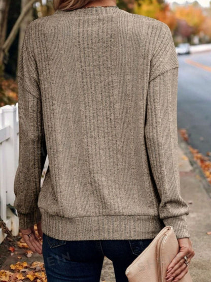 Langärmliges T-Shirt mit V-Ausschnitt